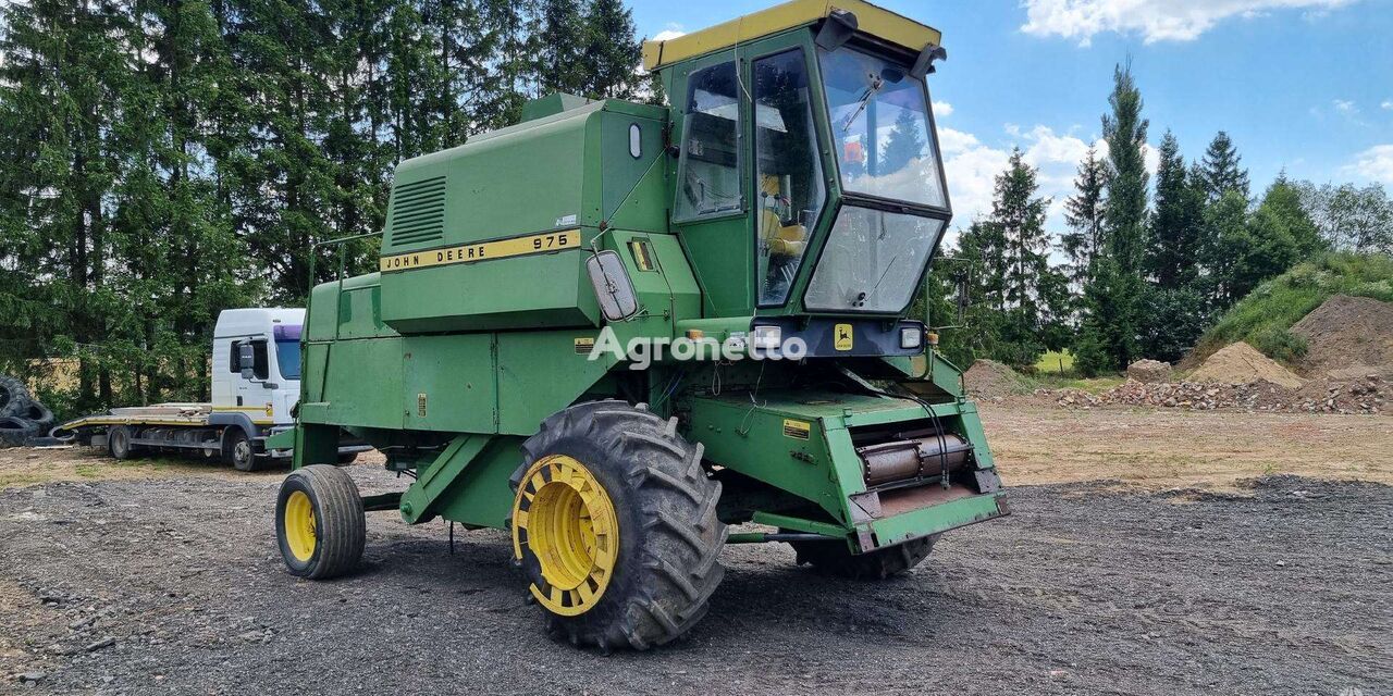 moissonneuse-batteuse John Deere 975