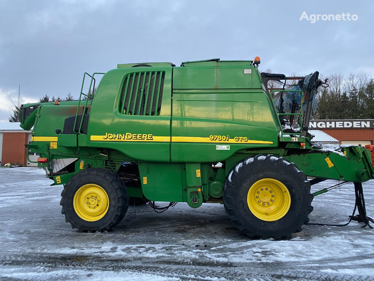 зерноуборочный комбайн John Deere 9780