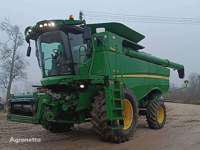 John Deere S 670 grain harvester