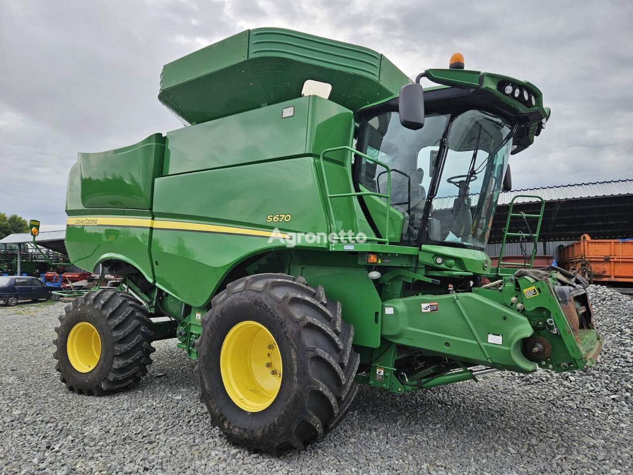 зерноуборочный комбайн John Deere S670