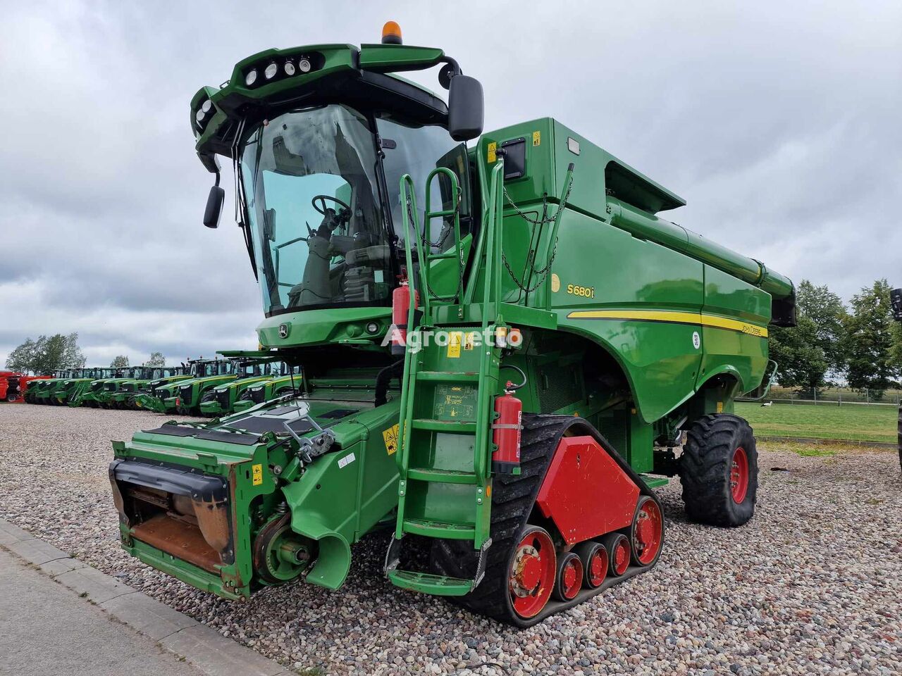 зерноуборочный комбайн John Deere S680