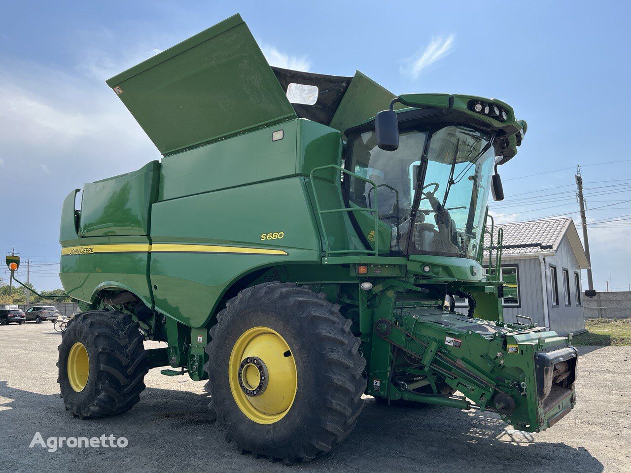 John Deere S680 Kyiv grain harvester - Agronetto