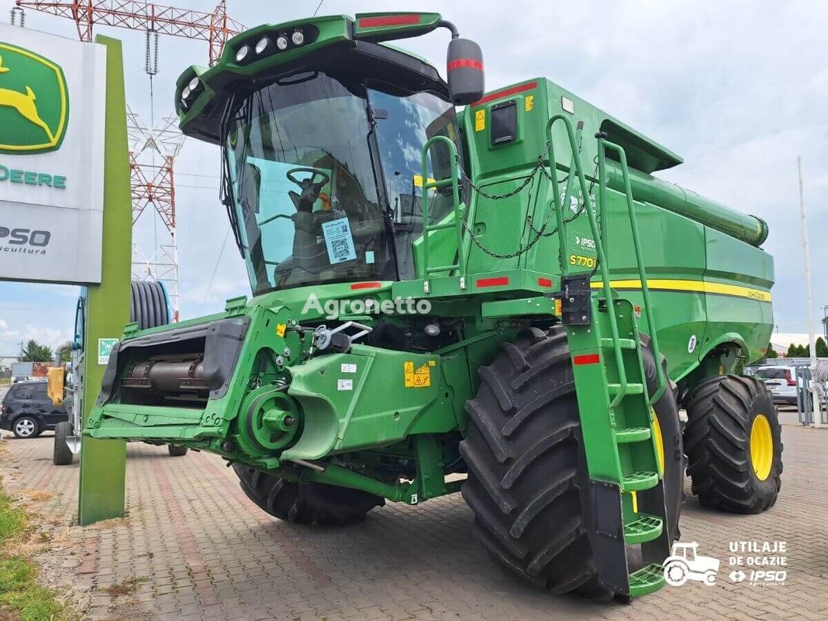 John Deere S770 + Header paioase grain harvester