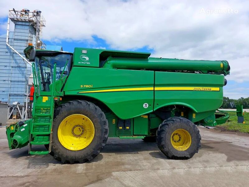 John Deere S780 i kombajn za žito