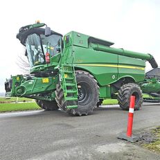 зерноуборочный комбайн John Deere S790