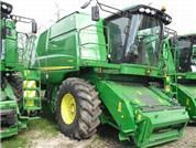 John Deere T 660 grain harvester