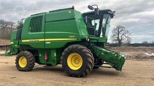 John Deere T660 grain harvester