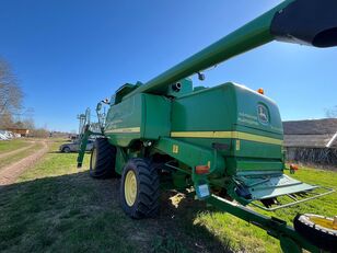 moissonneuse-batteuse John Deere T670