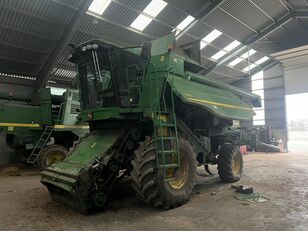 John Deere T670  HILLMASTER grain harvester