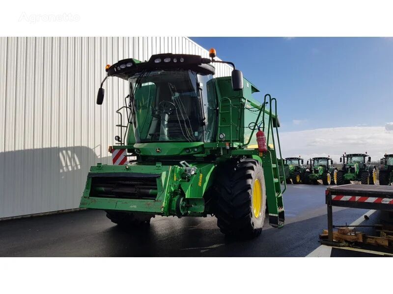 John Deere W 650 grain harvester