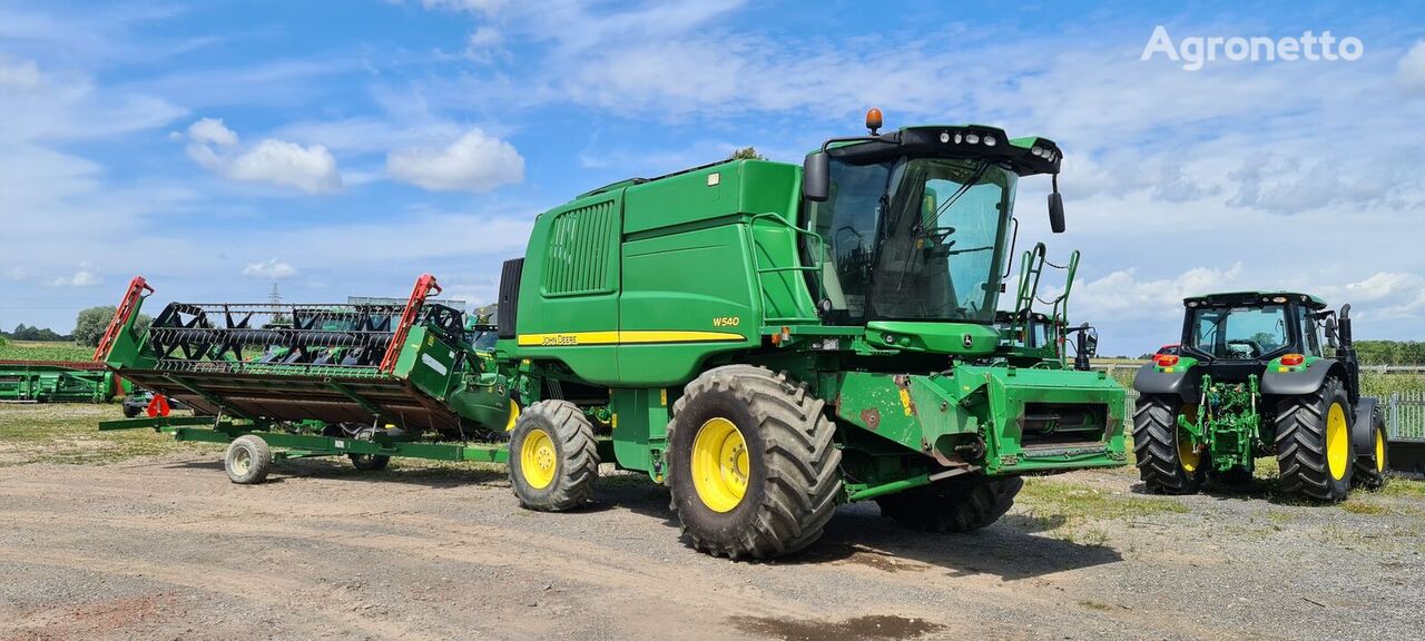 ماكينة حصادة دراسة John Deere W540