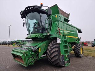 John Deere W650 grain harvester