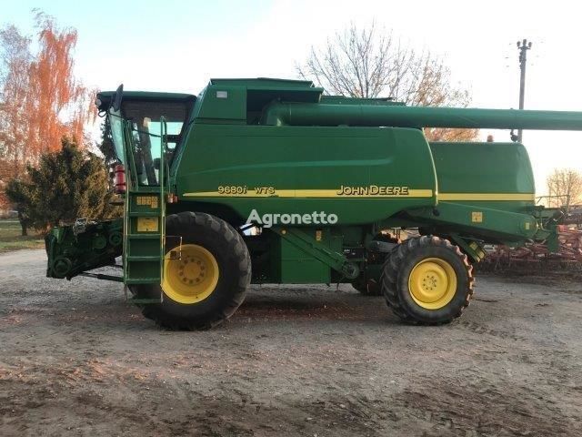 John Deere WTS 9680 grain harvester