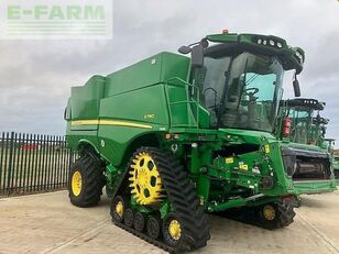 John Deere s790 grain harvester