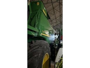 moissonneuse-batteuse John Deere t550