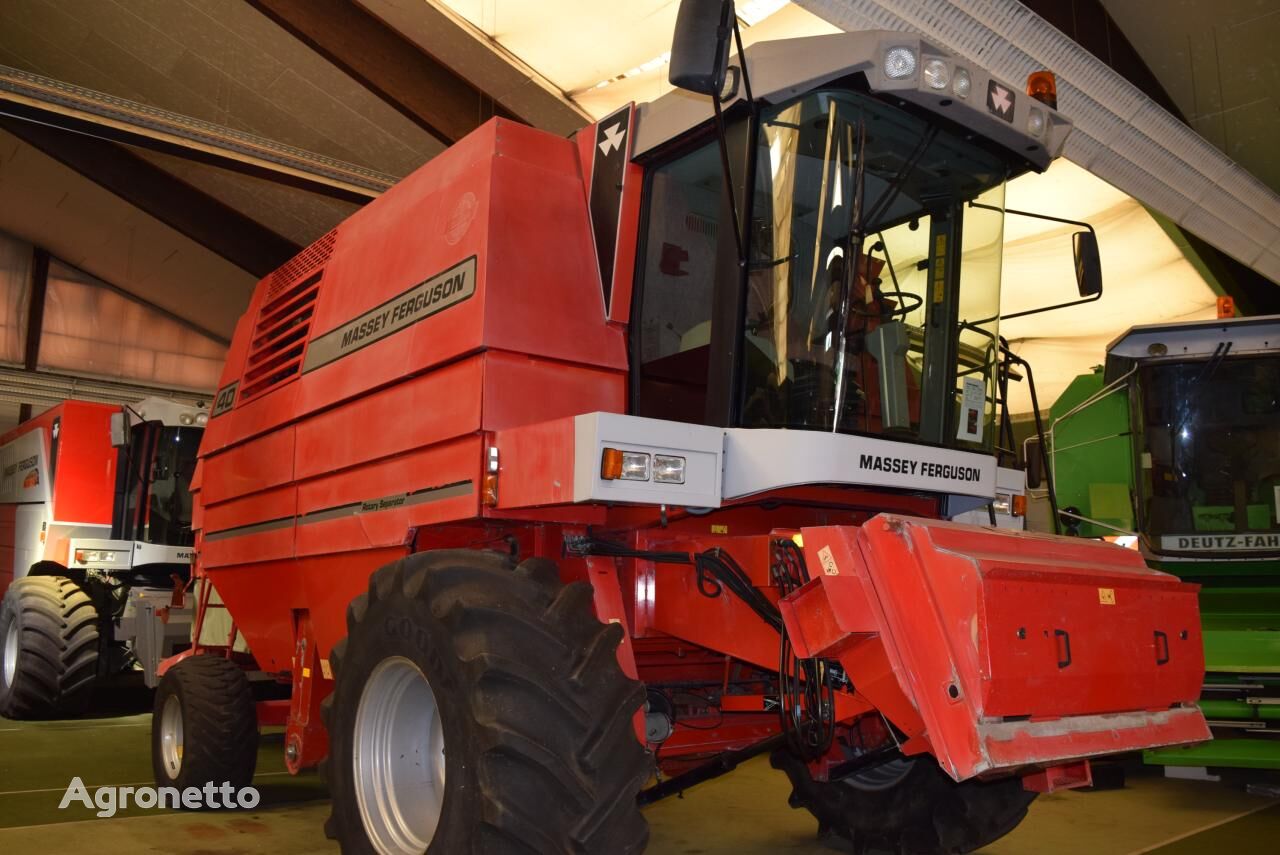 moissonneuse-batteuse Massey Ferguson MF 40 RS