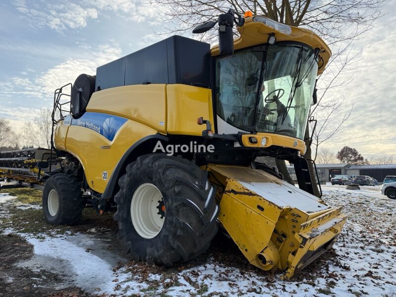 Moissonneuse-batteuse New Holland CR 9080 - Agroline