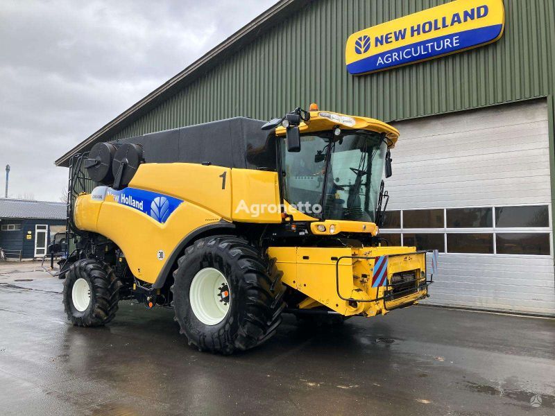 ماكينة حصادة دراسة New Holland CR9090