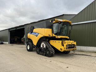 New Holland CR9090 c/w 35ft Header kombájn