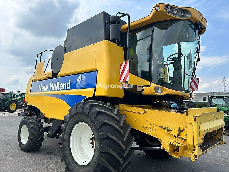 зерноуборочный комбайн New Holland CSX 7070