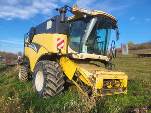 ماكينة حصادة دراسة New Holland CX 780
