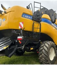 colheitadeira de gr&atilde;os New Holland CX 8.90