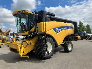 obilný kombajn New Holland CX5080