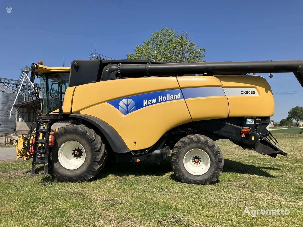 зерноуборочный комбайн New Holland CX8080