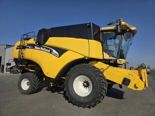 New Holland CX860 grain harvester
