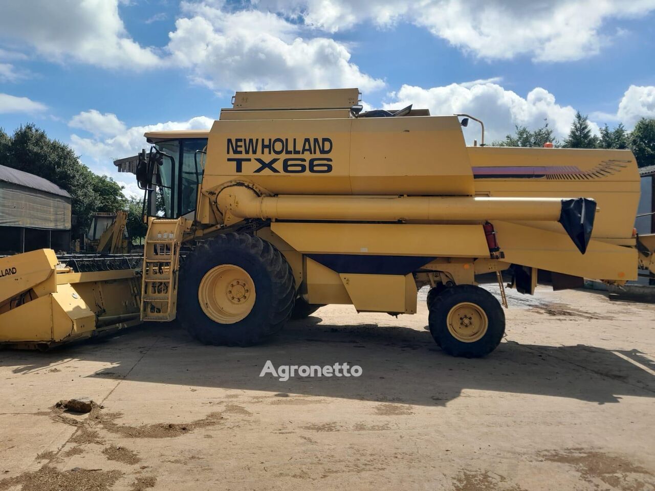 зерноуборочный комбайн New Holland TX66