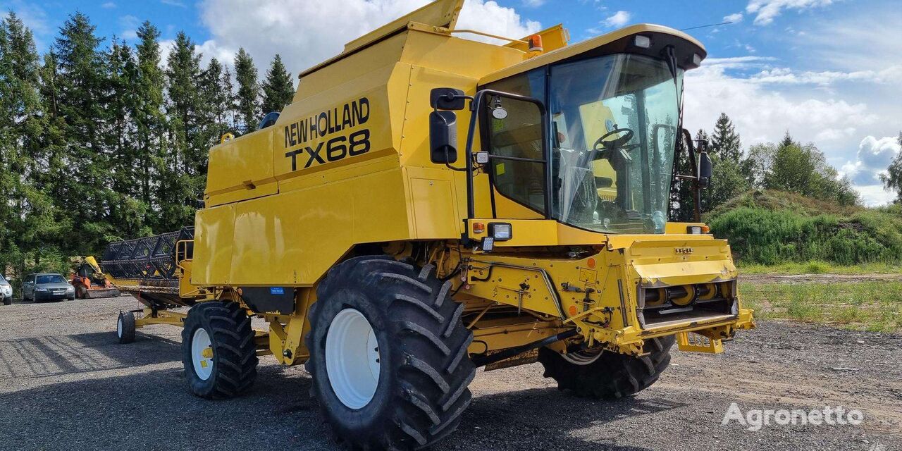 ماكينة حصادة دراسة New Holland TX68