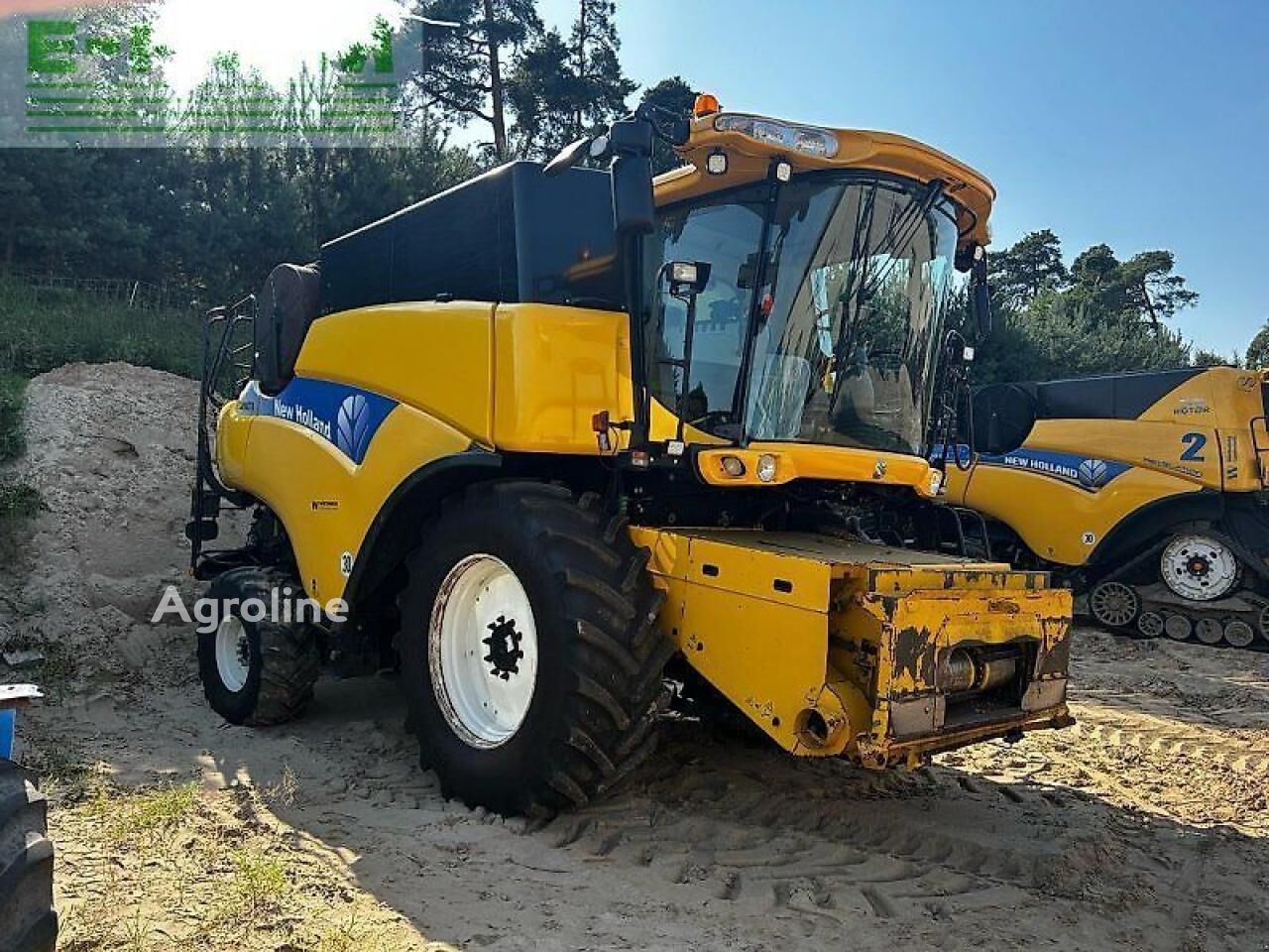 New Holland cr 9070 elev grain harvester - Agroline