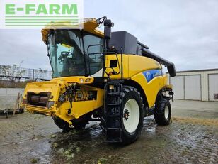 New Holland cr 9080 mit brandschaden Getreideernter