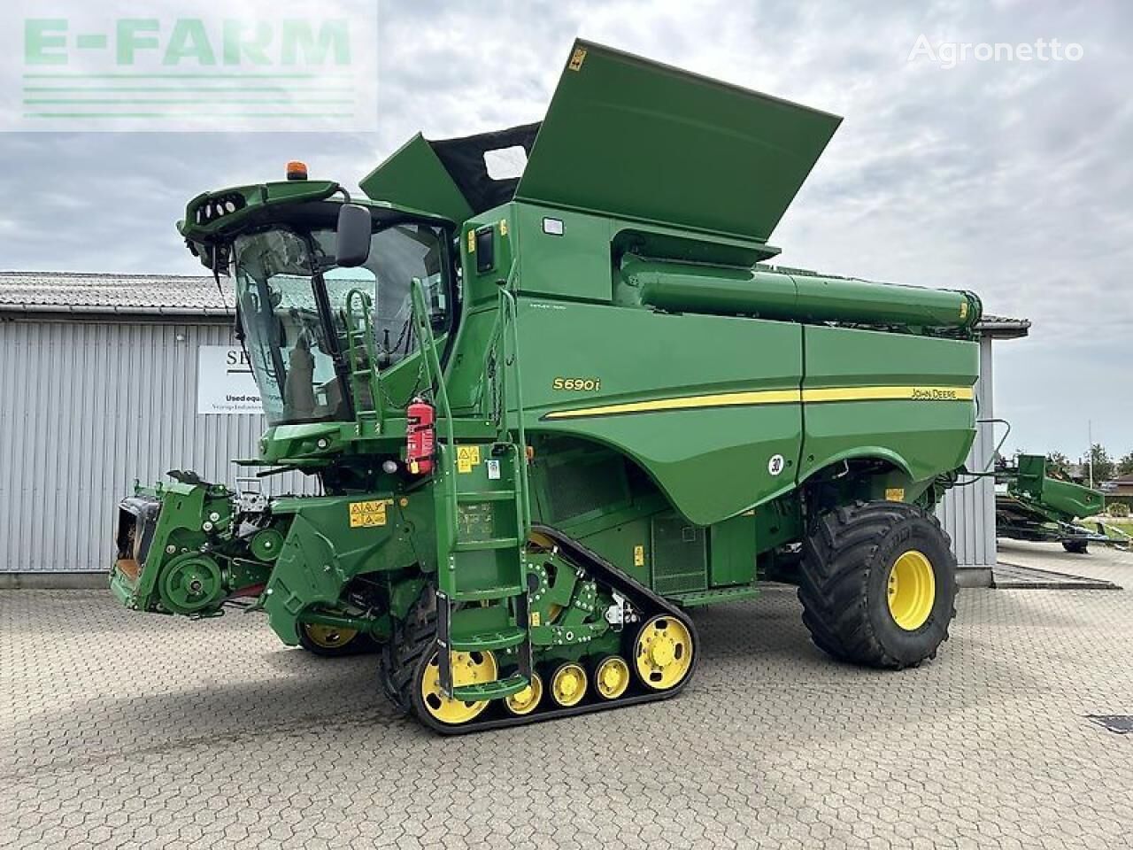 s690i grain harvester