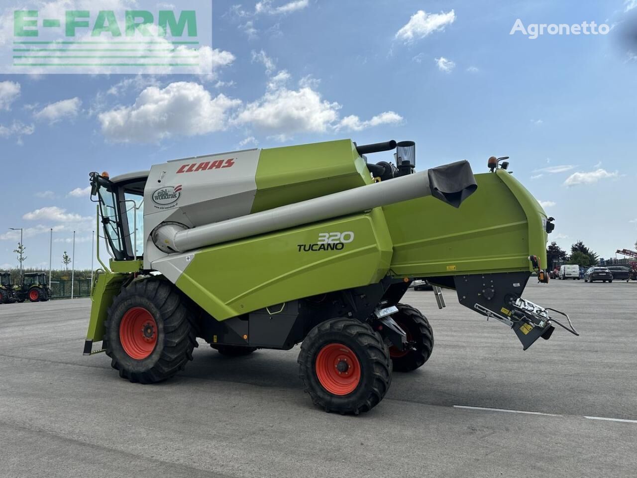 tucano 320 grain harvester