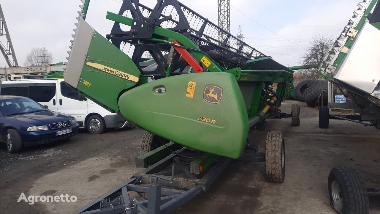 John Deere 630R grain header