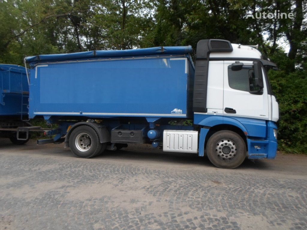 camião de transporte de cereais Mercedes-Benz 1851 L