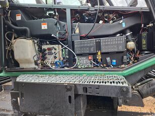 Myytävät Timberjack 1270 + vaihtomoottori harvesteri - Kuva 15 | Agroline FI Timberjack 1270 + vaihtomoottori harvesteri | Kuva 15 - Agroline