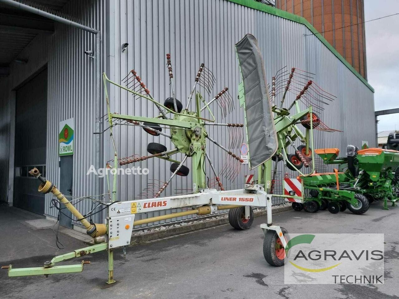 Claas Liner 1550 hay rake