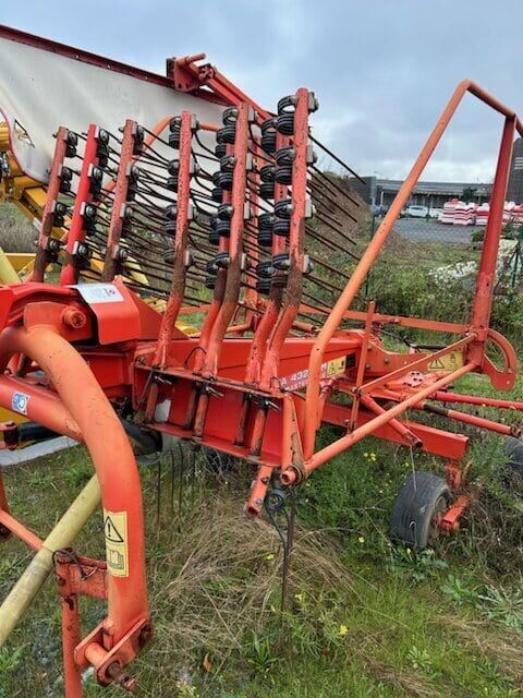 Kuhn GA 432 1GM hay rake