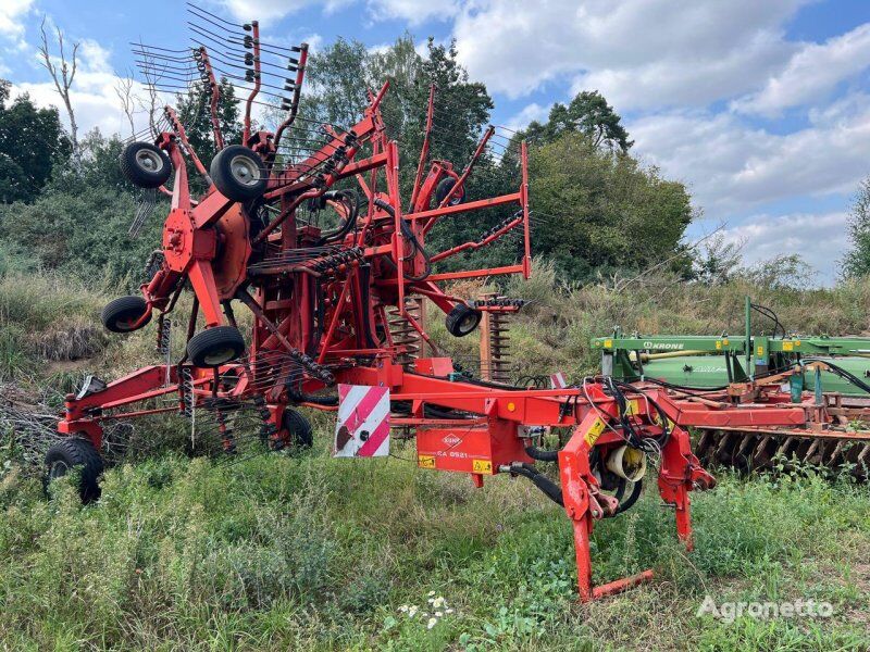 Kuhn GA 8521 干し草レーキ