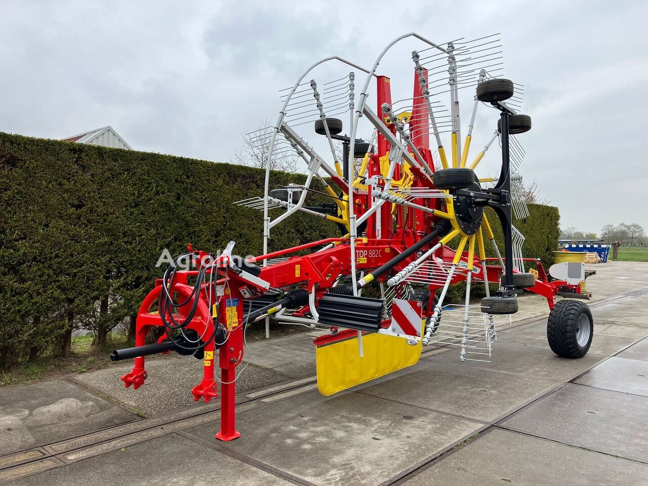 Novi Pöttinger Top 882 C sakupljač sijena - Agroline