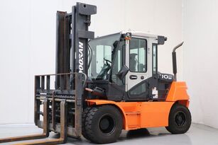 Doosan D70S-7 大型フォークリフト