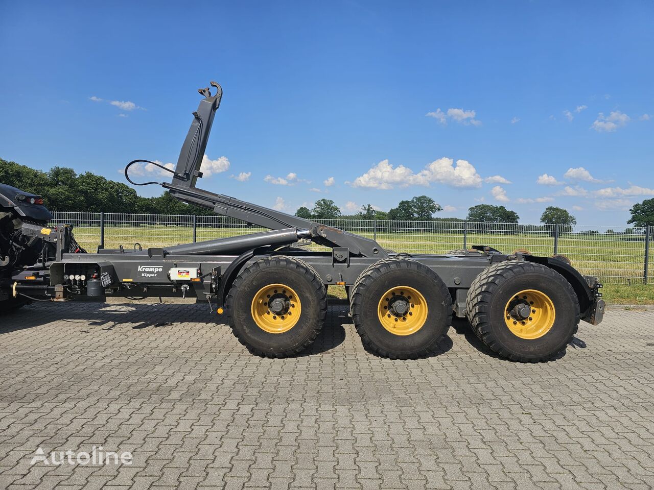 Krampe THL 25L hook lift trailer