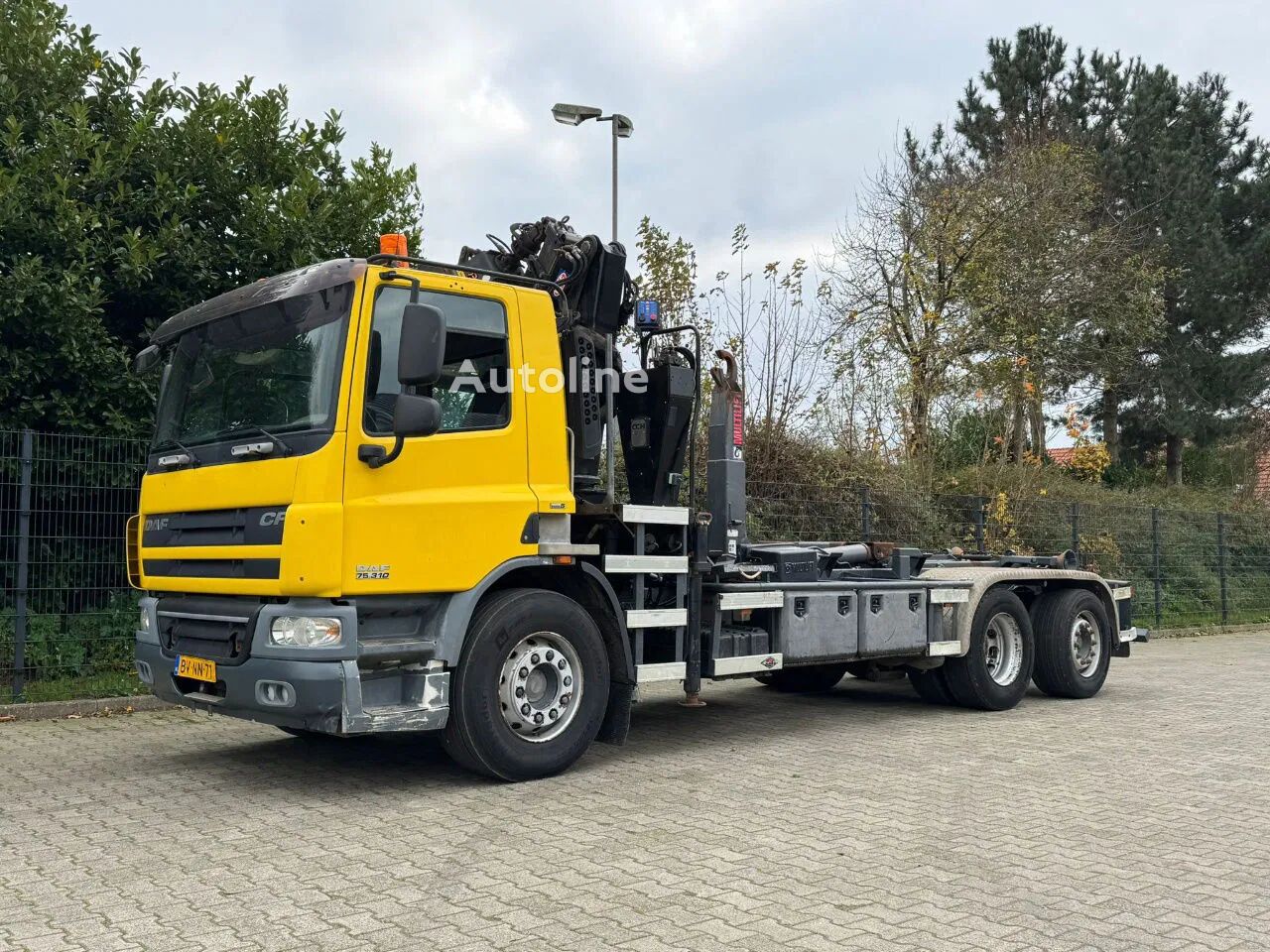 DAF CF 75 6X2 camión con gancho