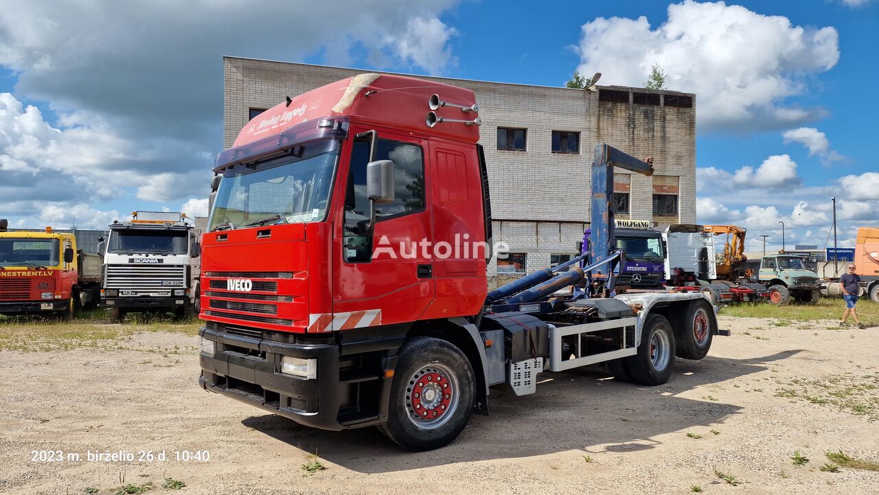 带挂钩升降式装卸车 IVECO 240E420  6x2