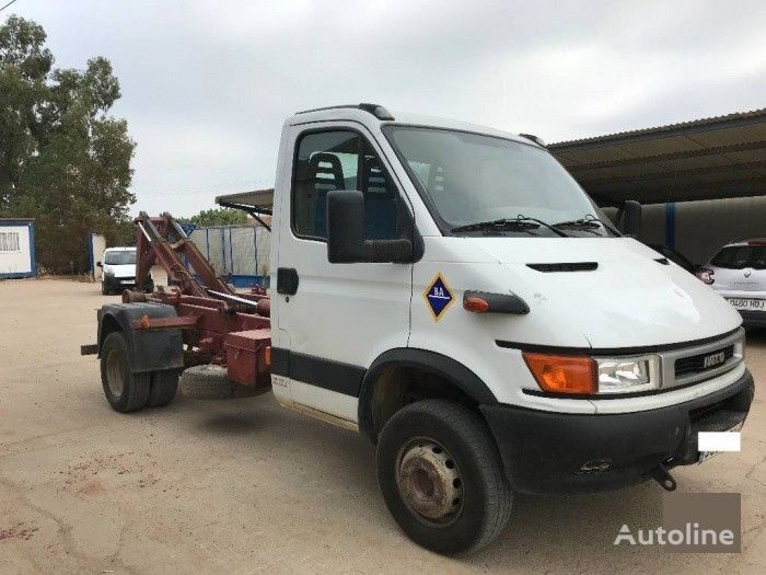 IVECO 65C15  camión con gancho