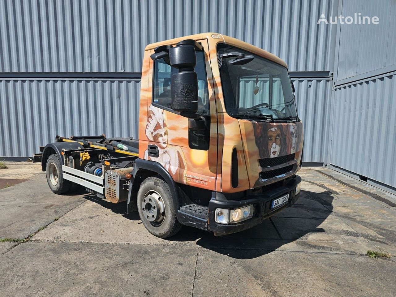 IVECO EUROCARGO ML 90E22 kravas automašīna pacēlājs ar āķi