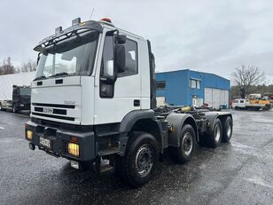 IVECO Eurotrakker 340E42 8x4 full steel manual euro 2 camión con gancho