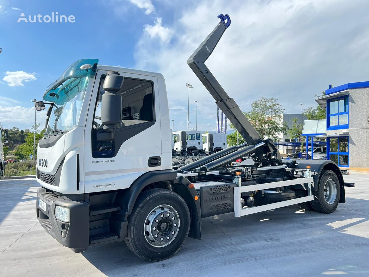 IVECO ML180E32  hook lift truck